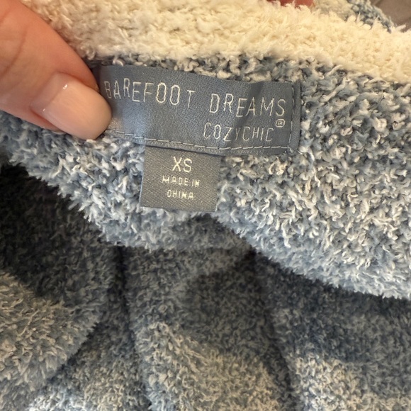 Barefoot Dreams CozyChic Hooded Belted Cardigan – XS – Blue/Cream Aztec Pattern - Picture 3 of 4